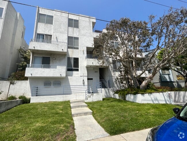 Building Photo - 6715 W 86th Plz Unit 6 Rental