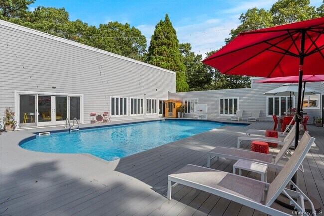 Photo - 5 Lakewood Ln