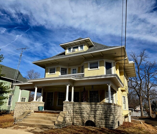 Photo - 129 E Main St Unidad Apt 2