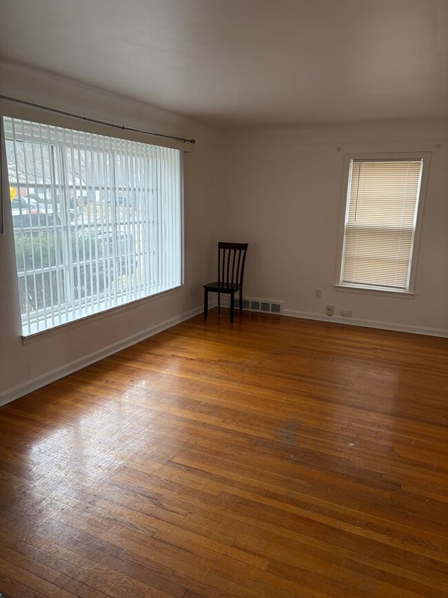 Photo - 3 bedroom 1 bath Ranch with basement