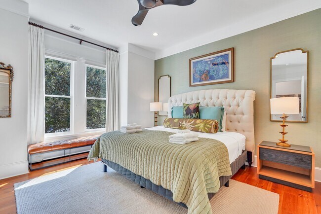 Photo - 322 E Hall St