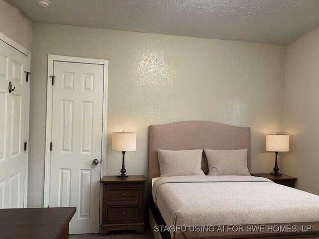 Photo - 1910 Little St