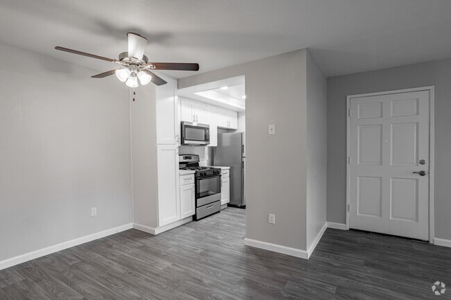 2BR, 1.25BA - 850 SF