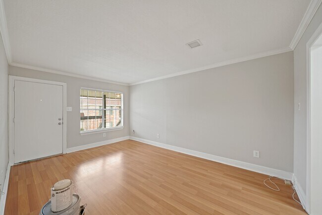 Building Photo - 845 Augusta Dr Unit 48