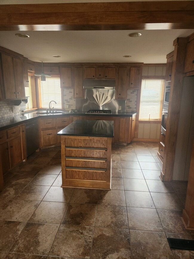 Photo - 717 Draketown Rd