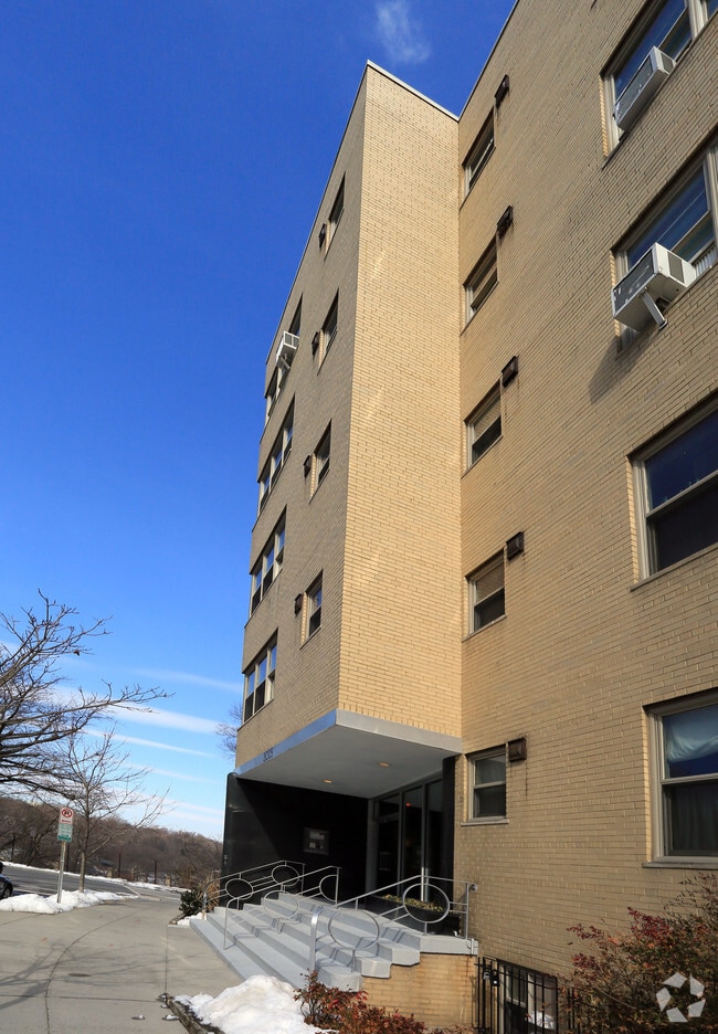 Photo - 3025 Ontario Rd NW