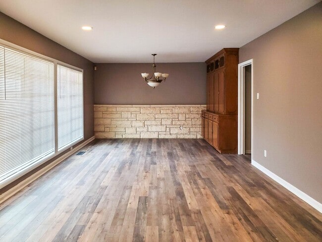 Photo - Breathtaking Mountain Views!