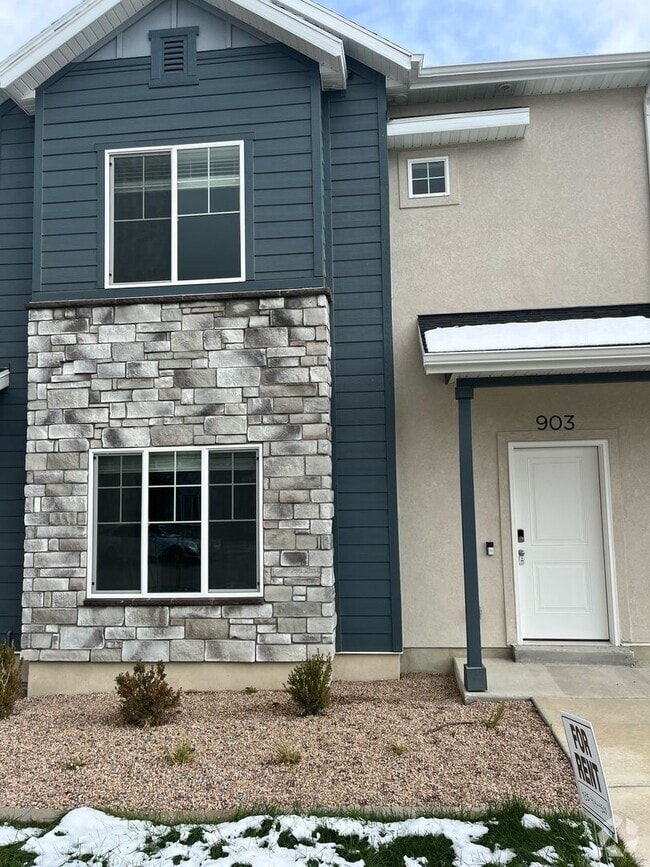 Building Photo - Beautiful like new 3 bedroom 2.5 bathroom ... Rental