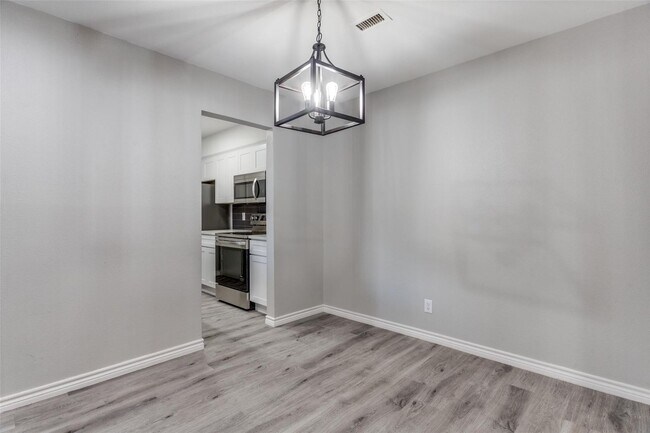 Photo - 5142 Amesbury Dr