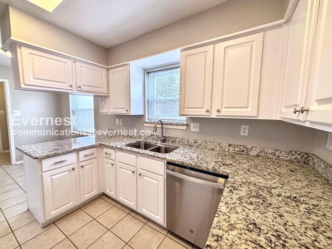 Photo - 12419 Lima Dr