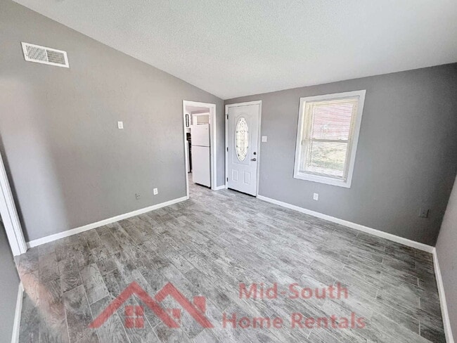 Photo - 1775 Colonial Hills Dr