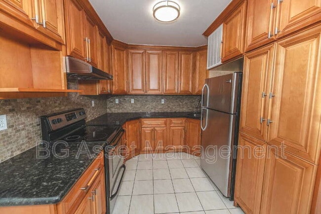 Photo - 1459 MacArthur Blvd Unit 13