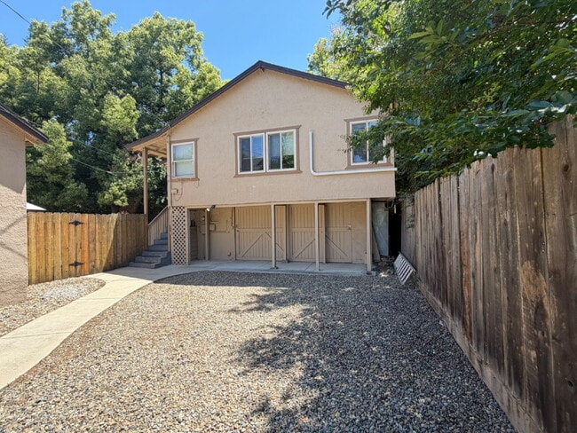 Building Photo - 2650 3rd Ave