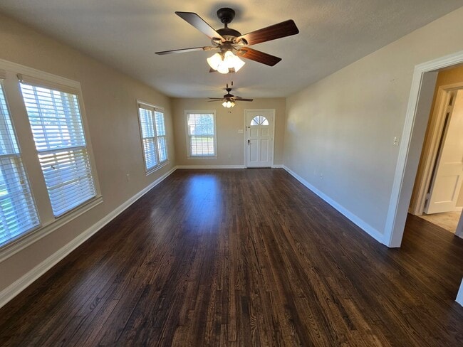 Photo - Spacious 3 Bedroom 2 Bath in Bryan!