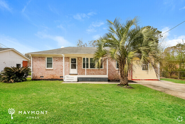 Building Photo - Beautiful Brick Ranch in Goose Creek Rental