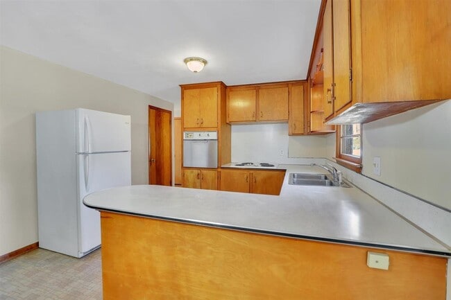 Photo - 57 Alanby Dr