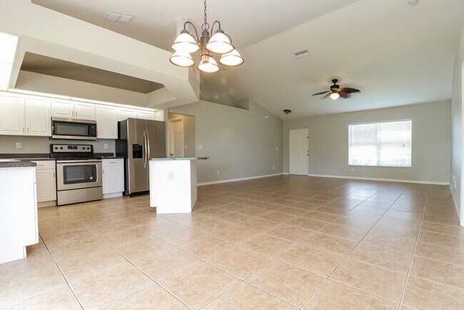 Photo - 800 SW 8th Pl