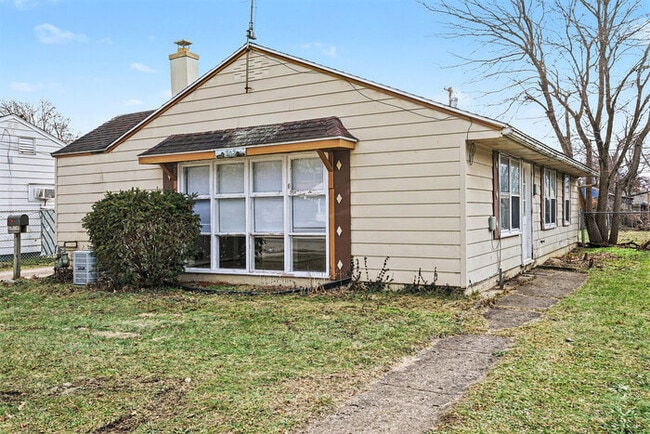 Building Photo - Charming 3-bedroom, 1-bath gem in the heart of Mishawaka!