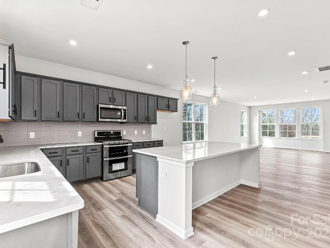 Photo - 7105 Brookview Ln