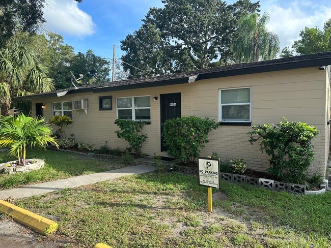 Building Photo - 905 E Bougainvillea Ave Unit A Rental