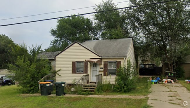 Building Photo - Coming Soon! Rental