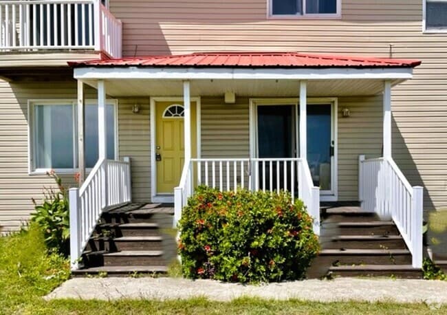 Building Photo - SE133 Unit SE133  3 Rental
