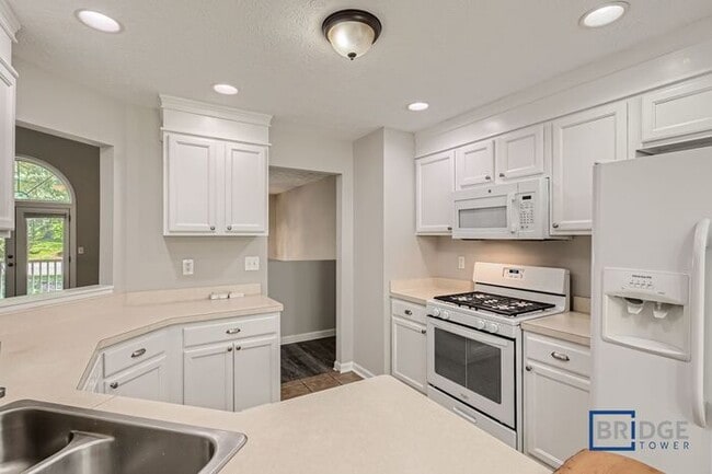 Photo - 281 Cedars Glen Cir