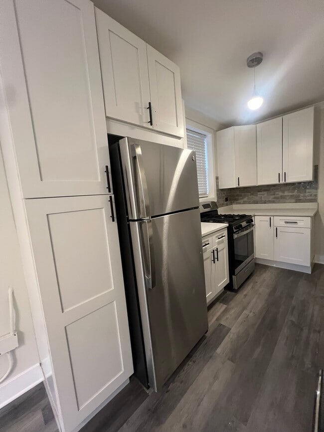 Photo - 3839 N Greenview Ave Unit GDN