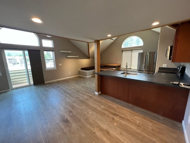 Photo - 215 W Whitman St Unit 215 W Whitman St #C