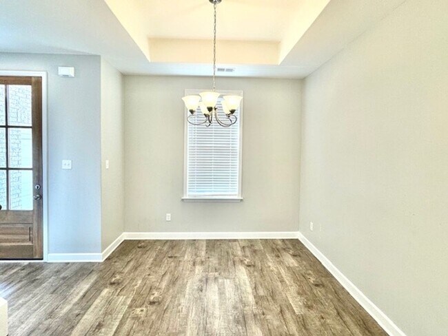 Photo - LakesideCirW5560 Unit 1