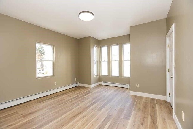 Building Photo - 11 Kelly St Unit 1