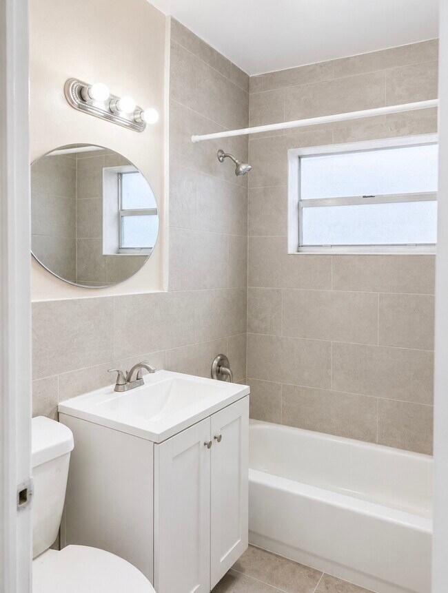 1270 NE 136th Ter Unit 2