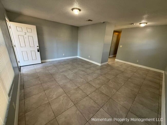 Building Photo - 9406 N Mulberry St Unit 2