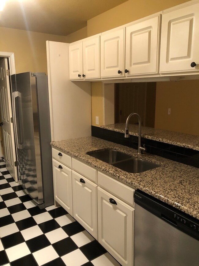 Photo - Beautiful 3 Bedroom, 2.5 Bath Townhome Condo in Canterbury!