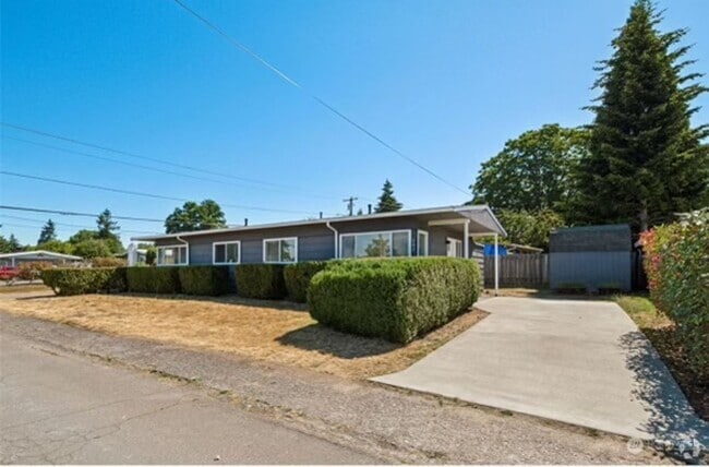 Building Photo - Beautifully Renovated 1 Bed, 1 Bath Home w...
