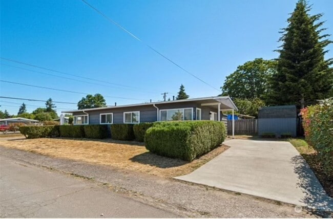 Building Photo - Beautifully Renovated 1 Bed, 1 Bath Home w...