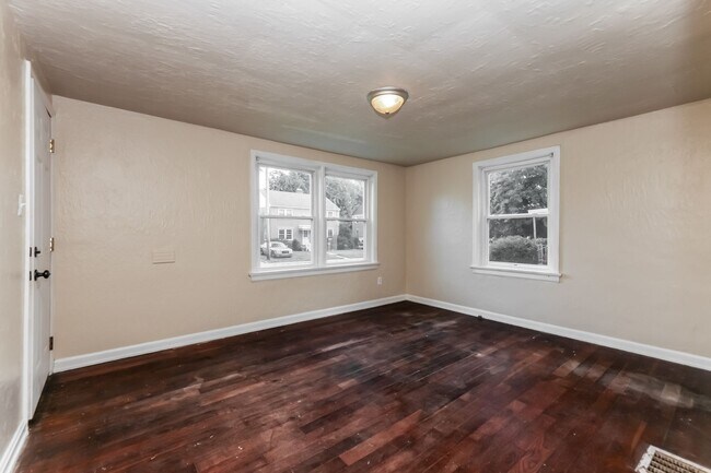Photo - 618-618-618-612 Lucas Dr Unit 618 Lower