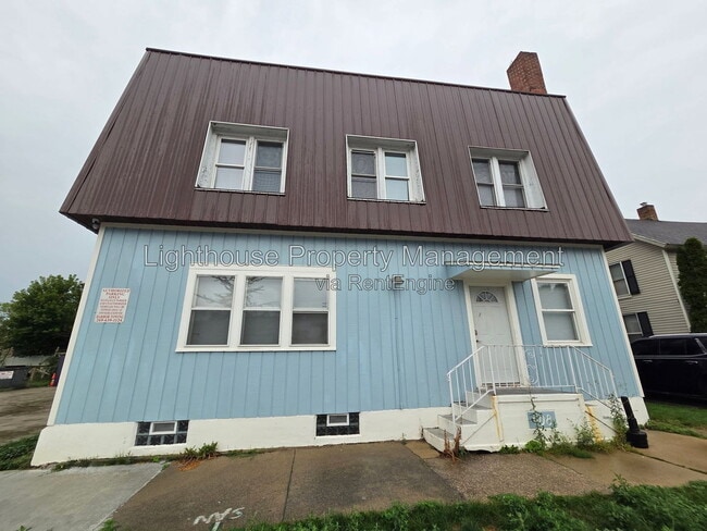 Building Photo - 408 Huron St Unit E
