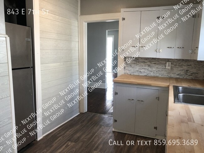 Photo - 843 E 7th St