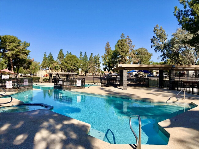 Photo - 5135 E Evergreen St