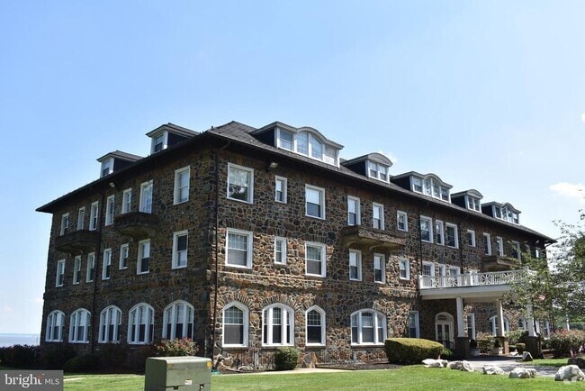 Building Photo - 300 Commerce St Unit 406 Rental