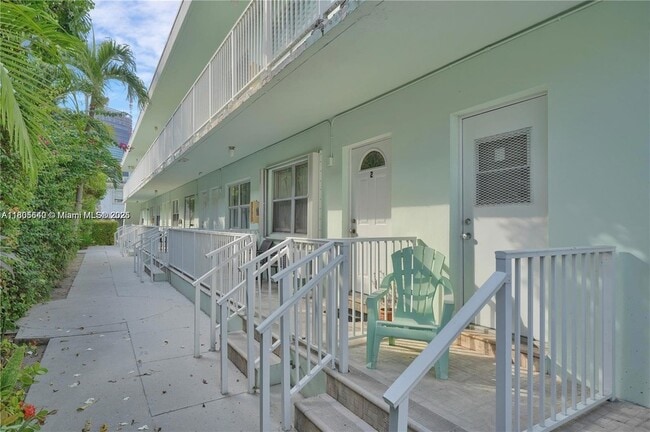 Building Photo - 542 Euclid Ave Unit 3 Rental