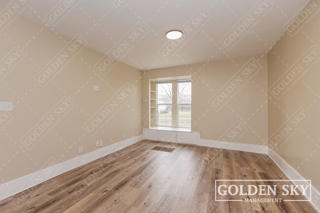 Photo - 240 S Main St