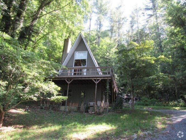 Building Photo - $1,800 - 2 Bedroom / 1.5 Bath Unfurnished ... Rental