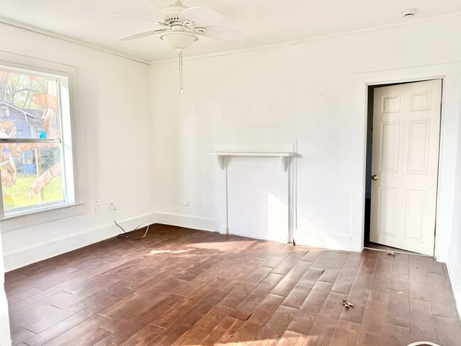 Photo - 119 N Baxter St