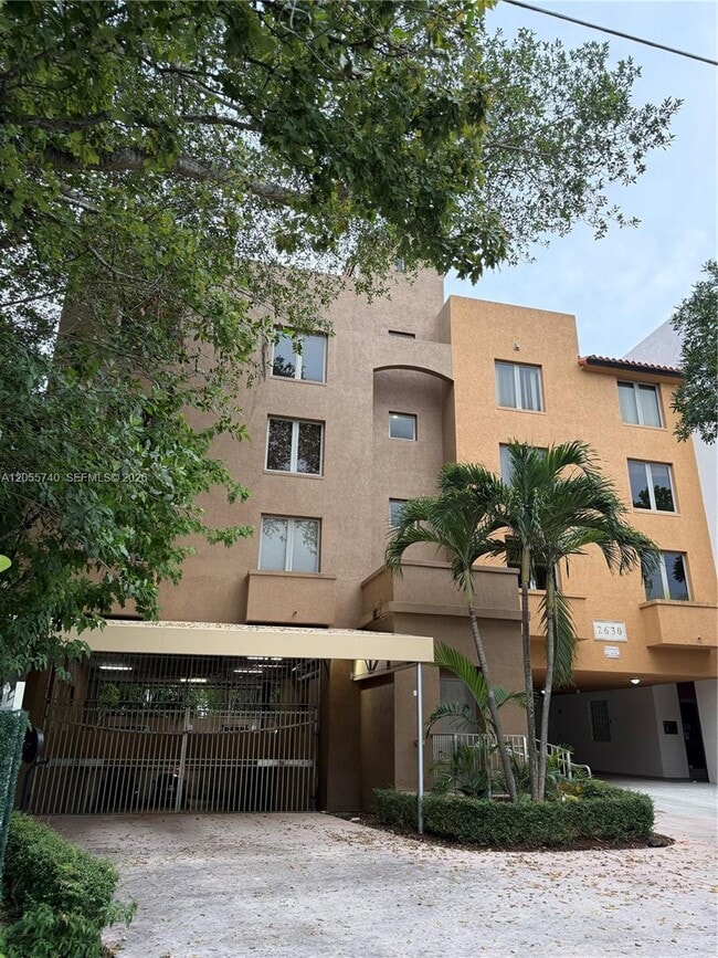 2630 SW 28th St Unit 33