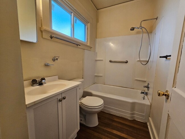 Photo - 215 18th St NE Unit 219