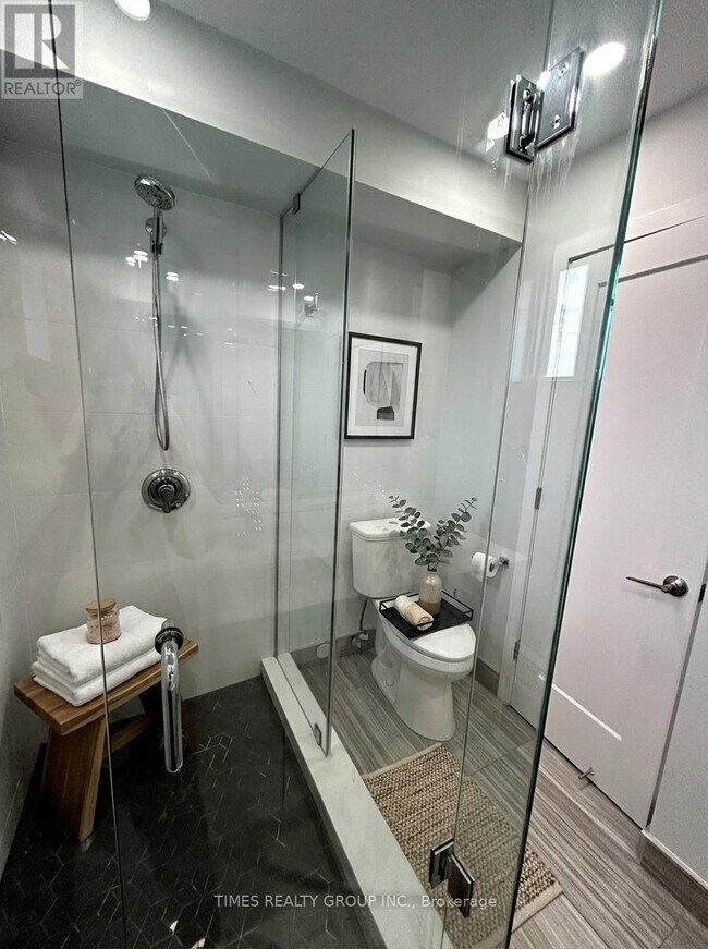 Photo - 15 Walmer Rd Unité 902