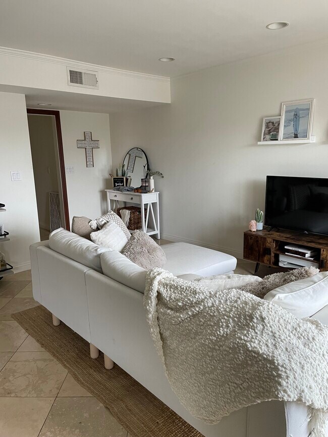 Photo - 1108 W Balboa Blvd Unidad C