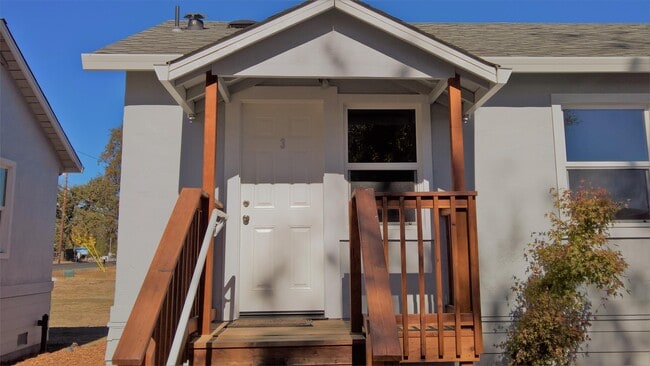 Photo - 4550 Lakeshore Blvd